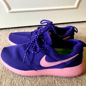 Nike roshe women 6.5